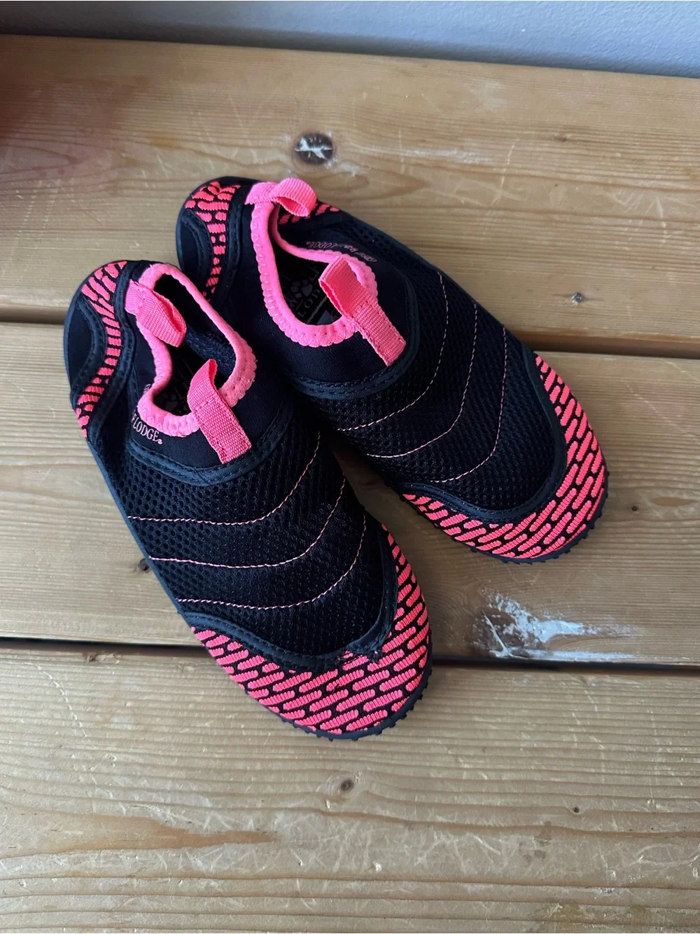 Girls Great Wolf Lodge Water Shoes size 13